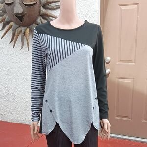 Women's Grey & Black Long Sleeve Mixed-Pattern Top